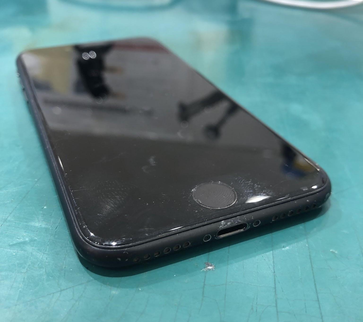 iPhoneSE第2世代のバッテリー交換を行いました。【スマホ修理工房丸井錦糸町店】